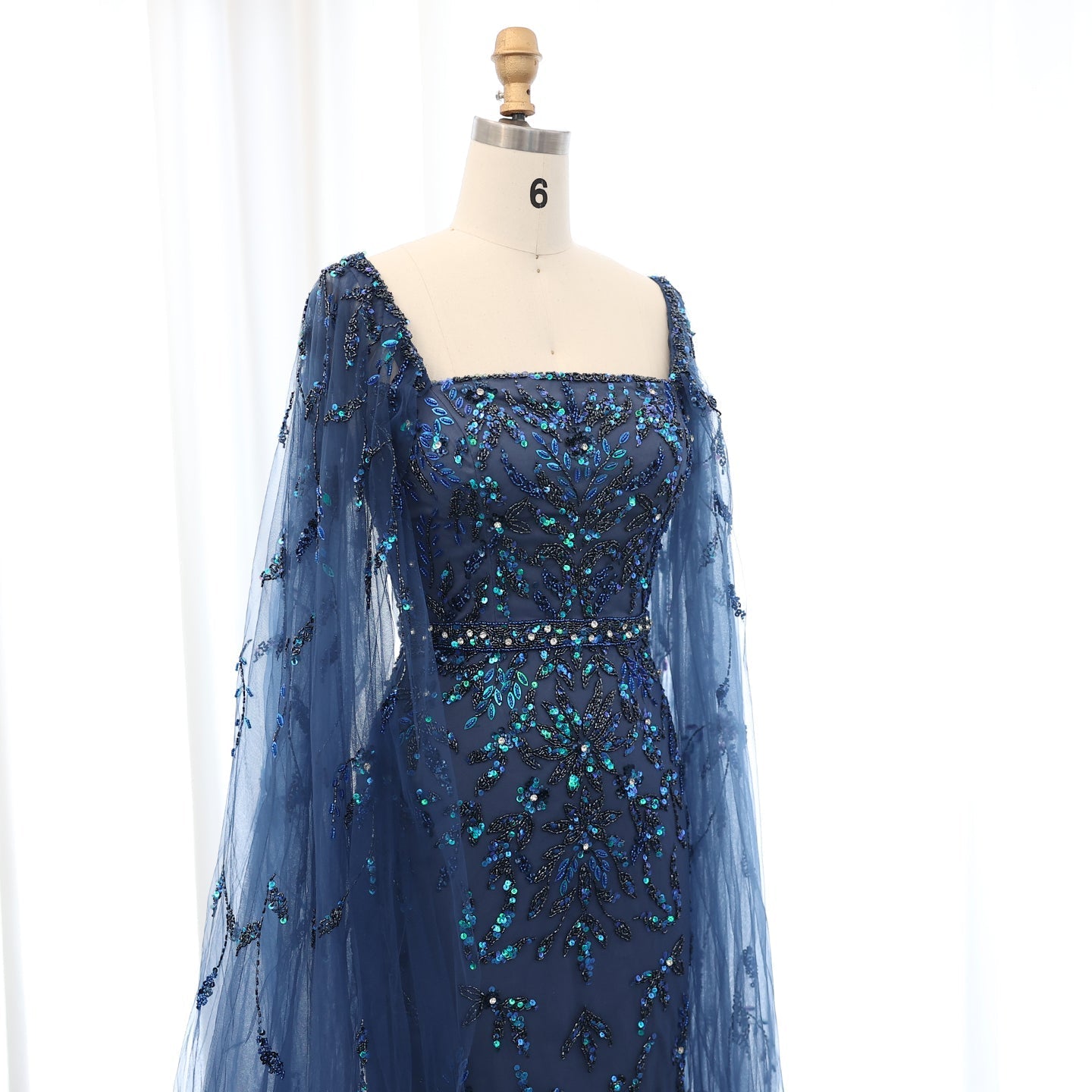 Luxury Feathers Lilac Evening Dress with Cape Sleeves SS381