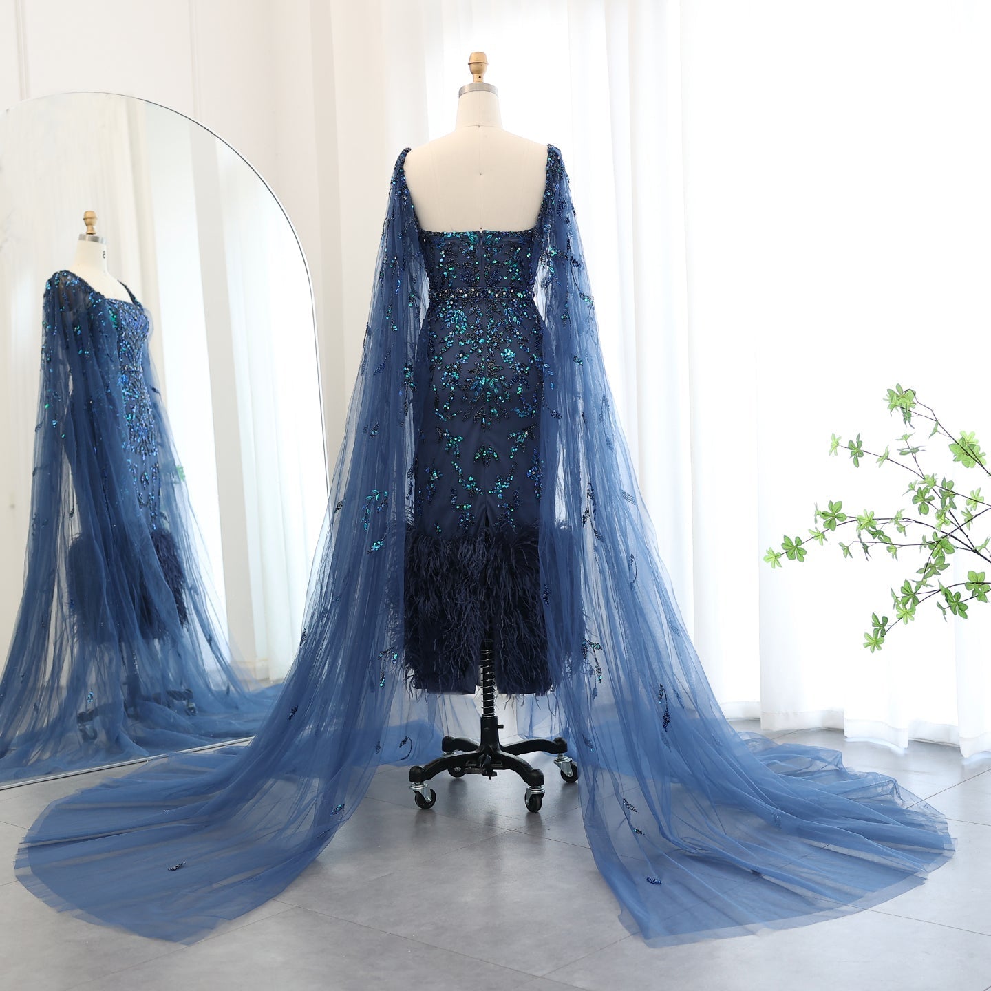 Luxury Feathers Lilac Evening Dress with Cape Sleeves SS381