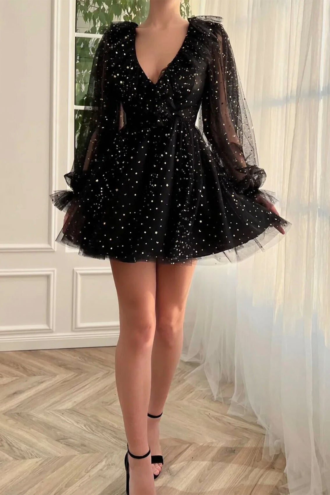 A-line V Neck Full/Long Sleeve Short/Mini Tulle Homecoming Dress with Sequins-591