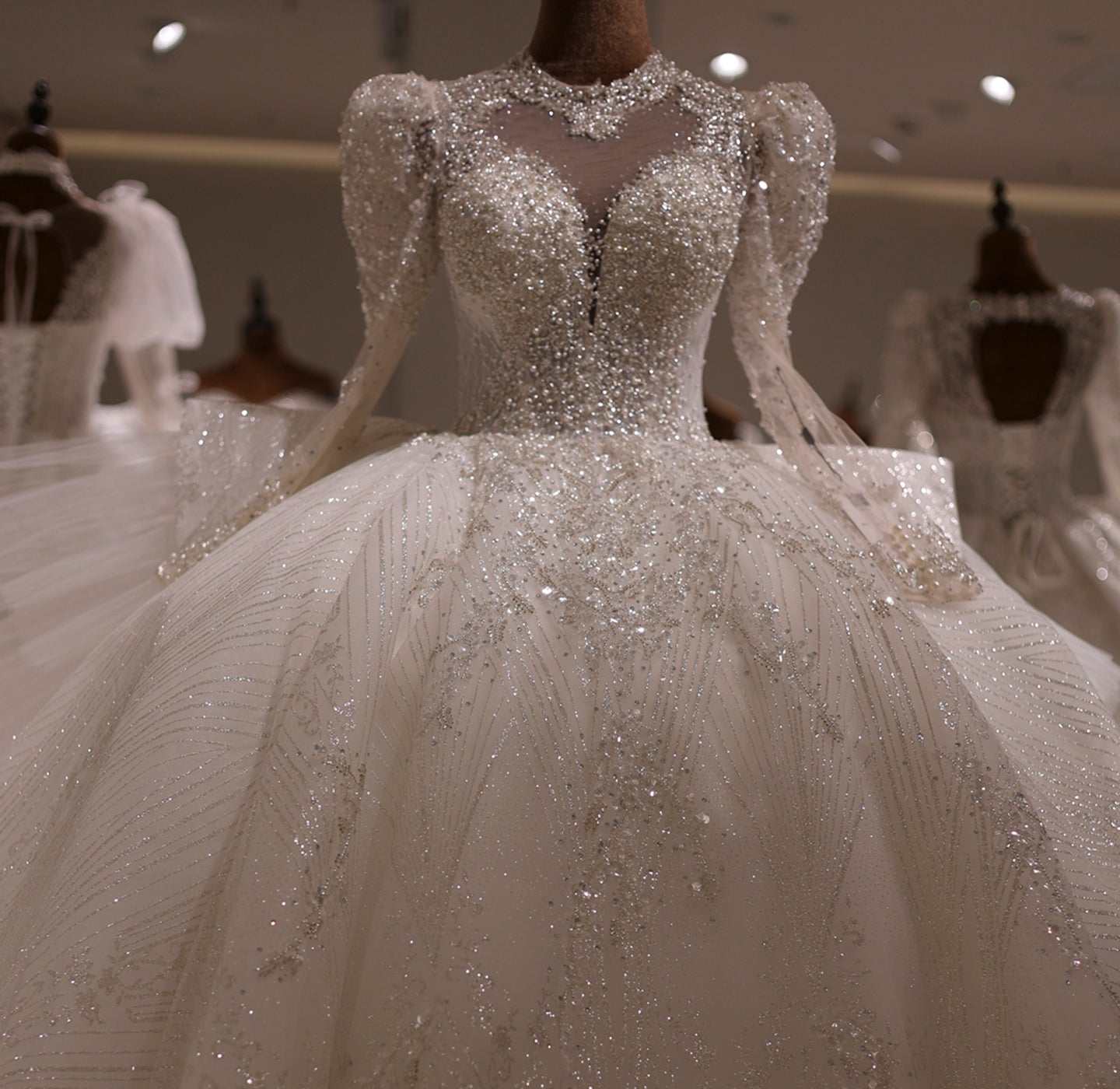 Luxury Pearls Long Sleeves Wedding Dress Ball Gown RS011