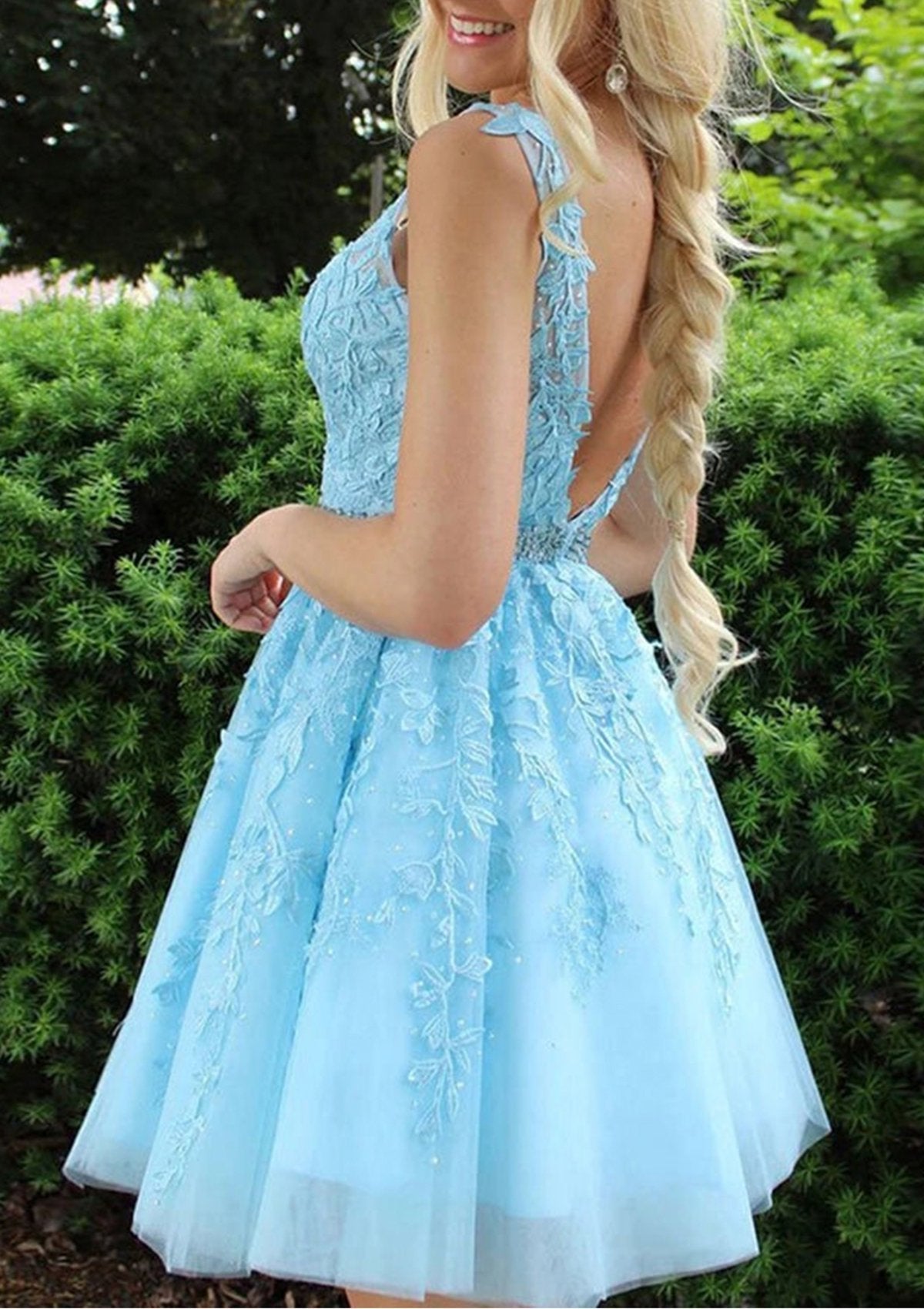 Short/Mini A-line V Neck Lace Tulle Homecoming Dress With Appliqued Beading-647