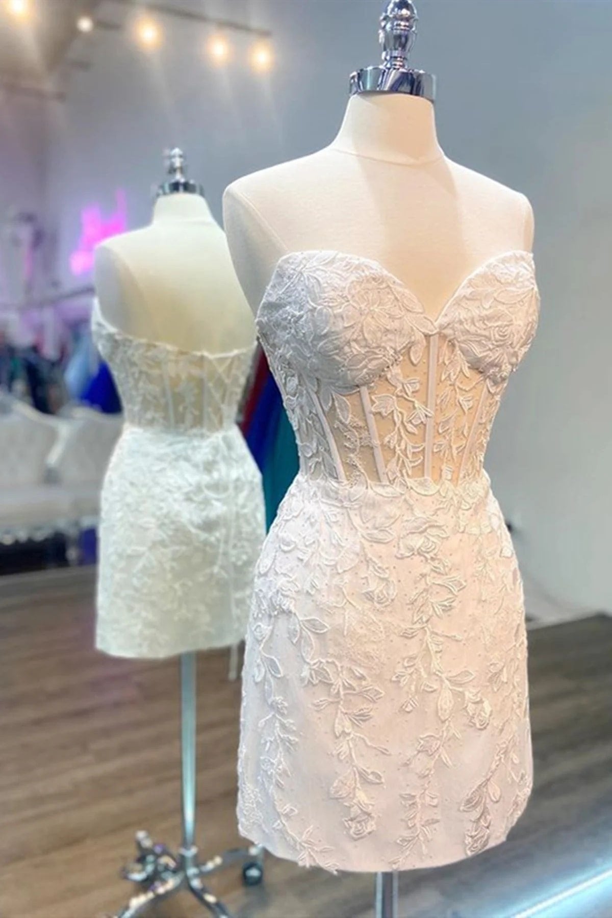Beaded Sweetheart Lace Short Homecoming Dress-634