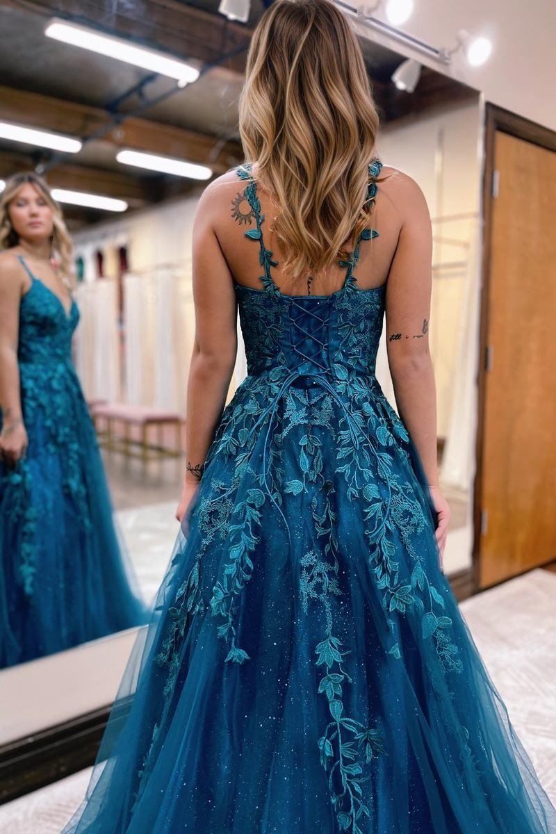 A-Line/Princess Sleeveless V-neck Long Applique Tulle Prom Dresses