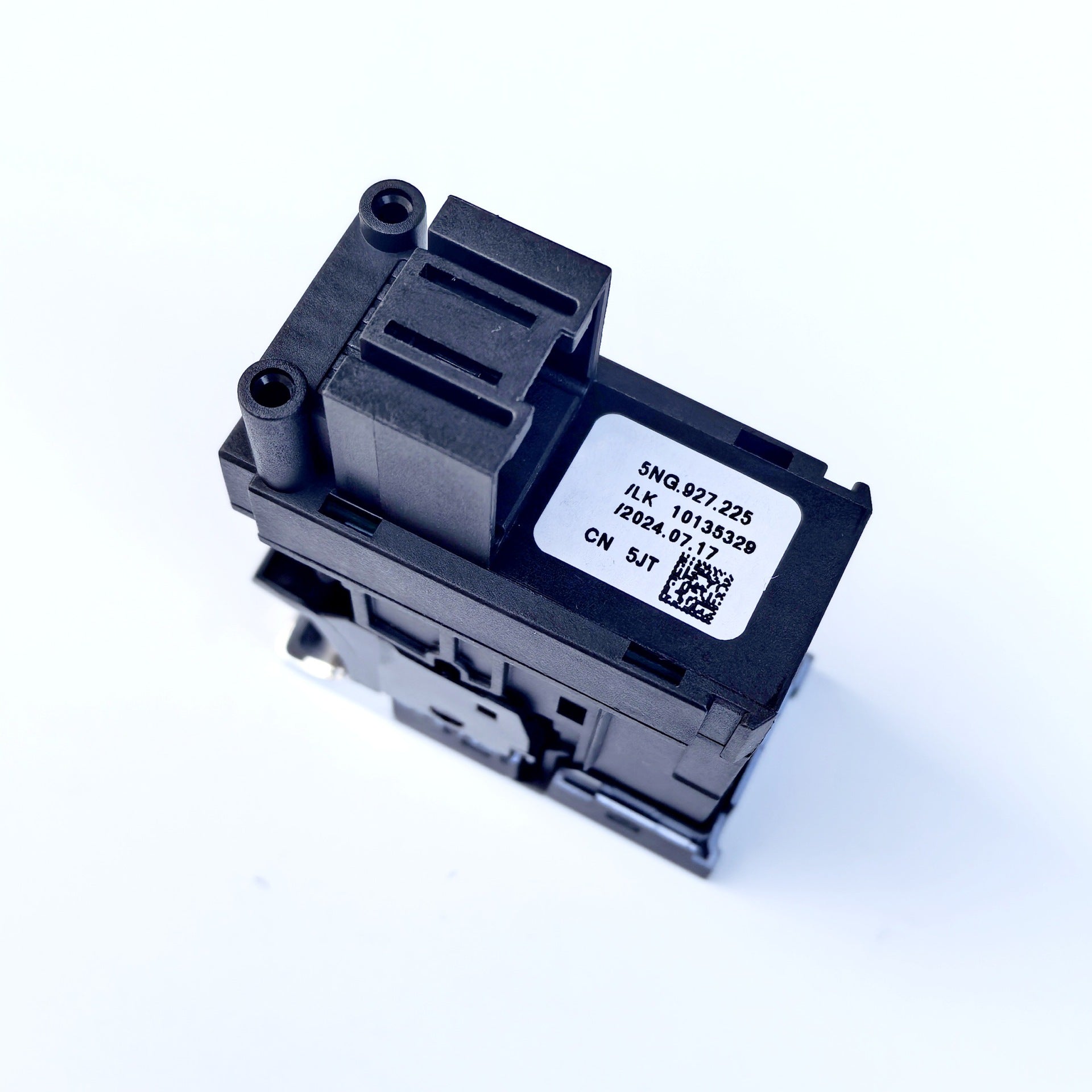 d290735b-b810-48b7-a6db-9e692d1e6043