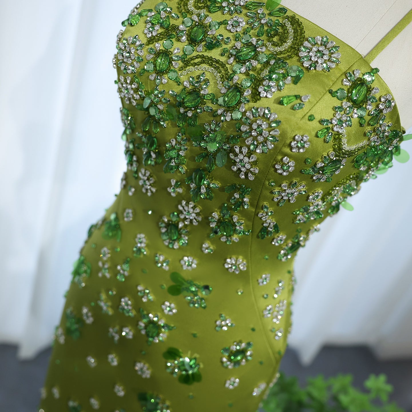Luxury 3D Floral Beaded Short Green Spaghetti Evening Dress SS233