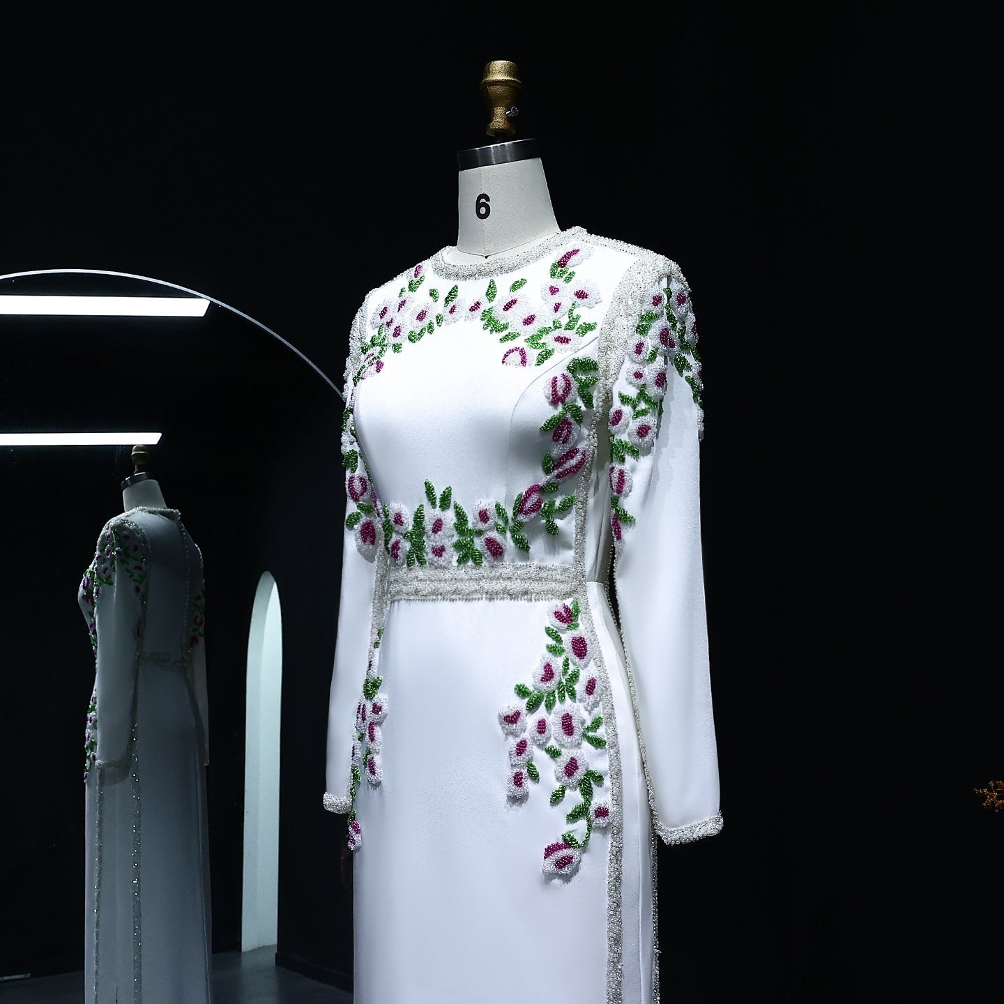 Elegant White Long Sleeves Embroidery Flora Evening Dress SS541