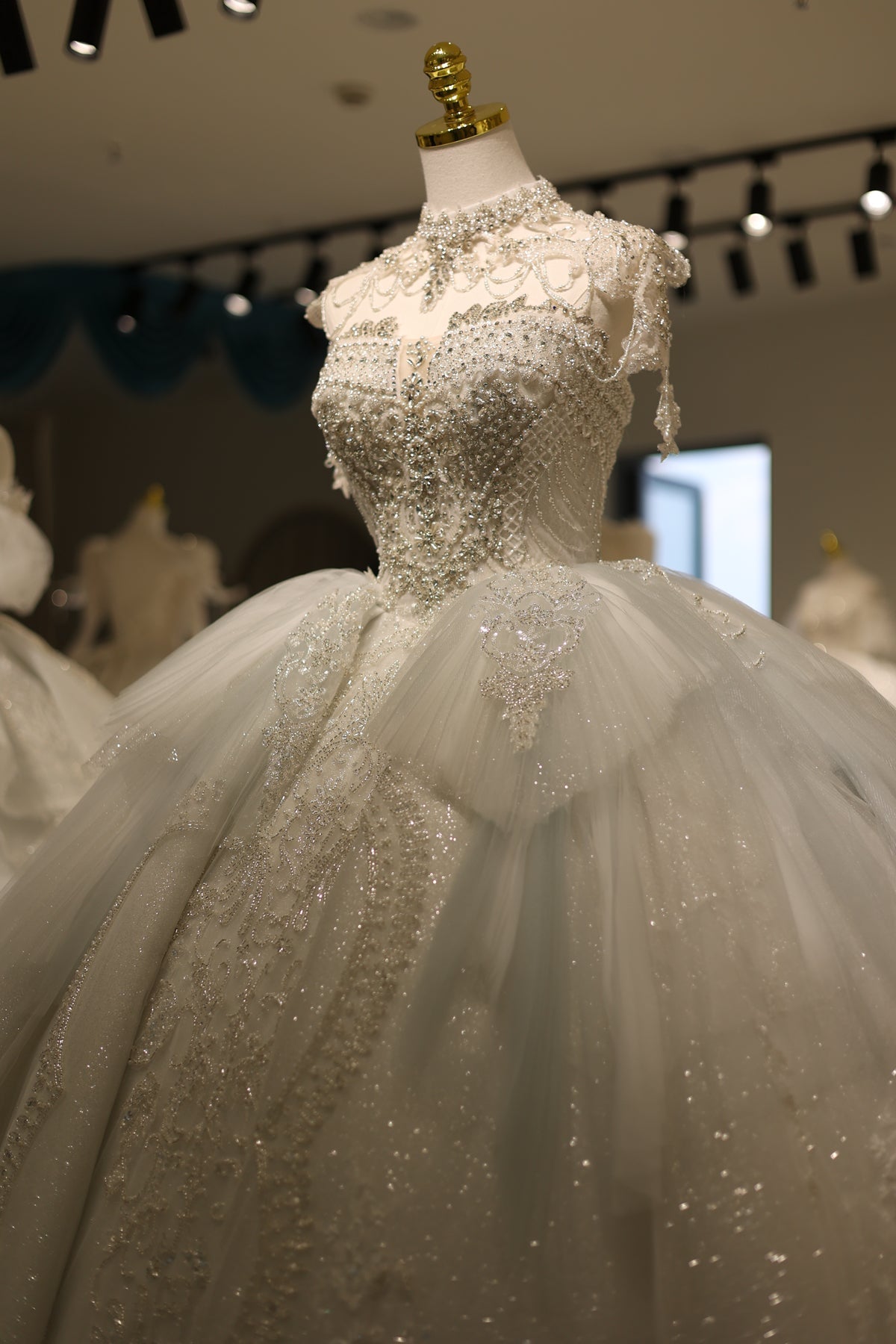 Luxury Crystal Pearls Wedding Dress with Royal Train RS001