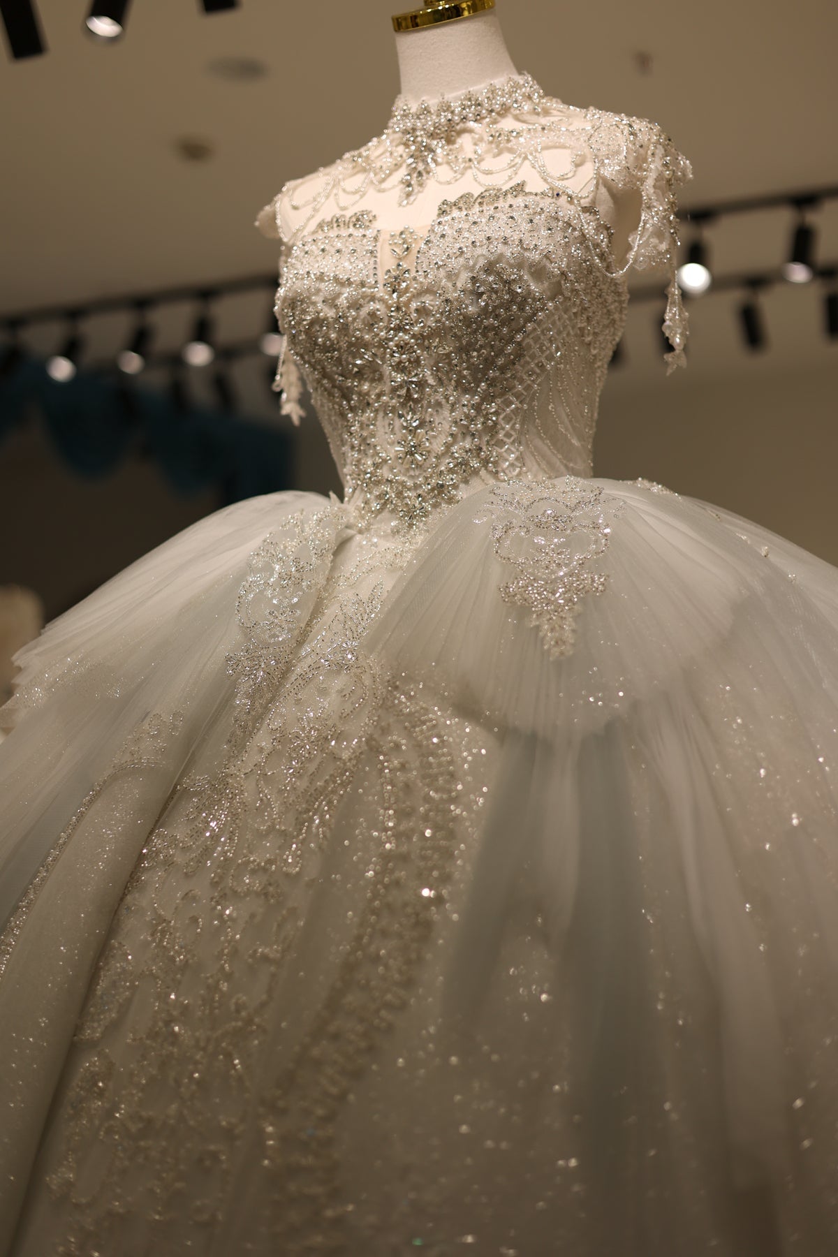 Luxury Crystal Pearls Wedding Dress with Royal Train RS001