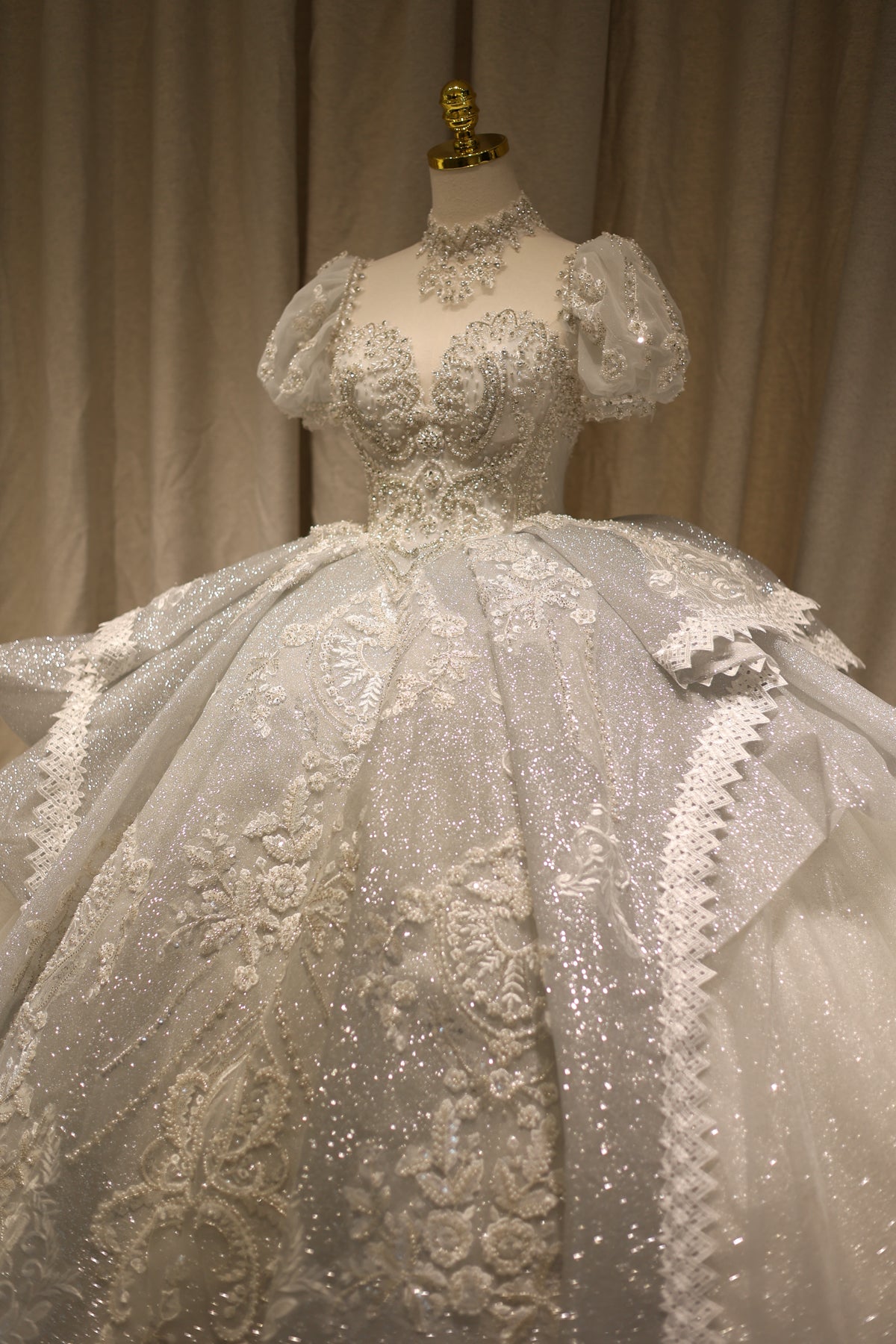 Luxury Cinderella-Inspired Ball Gown Wedding Dress RS003