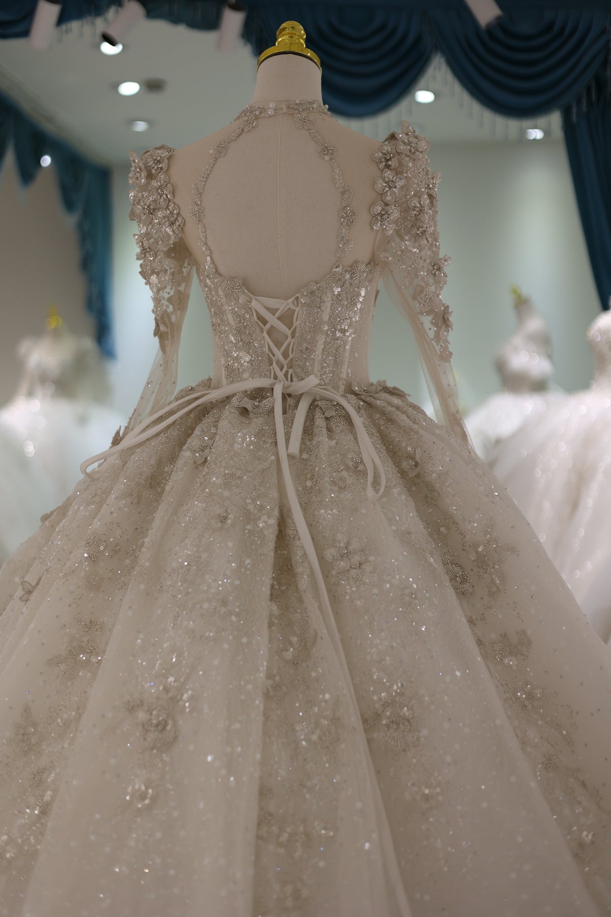 Luxury Pearl 3D Floral Long Sleeves Ball Gown Wedding Dress RS005