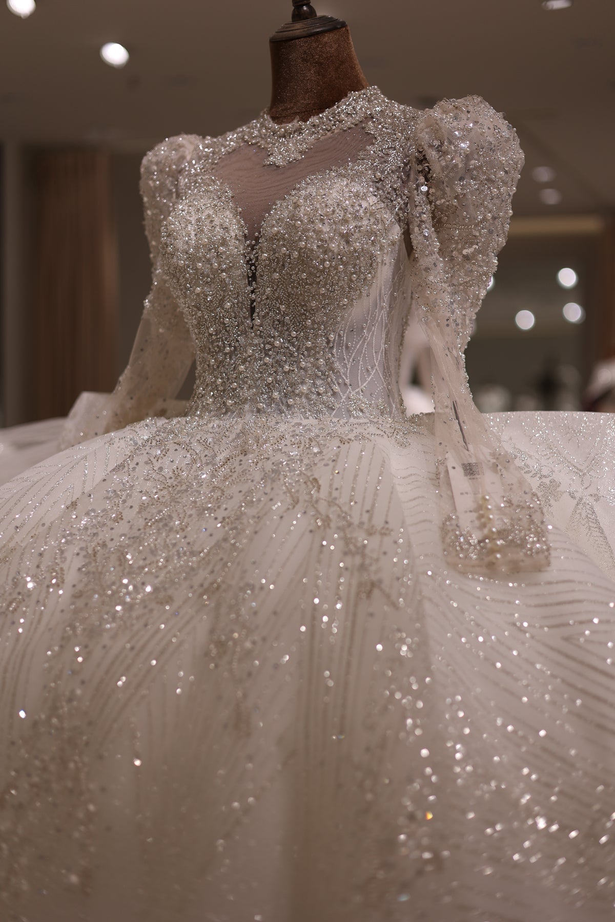 Luxury Pearls Long Sleeves Wedding Dress Ball Gown RS011