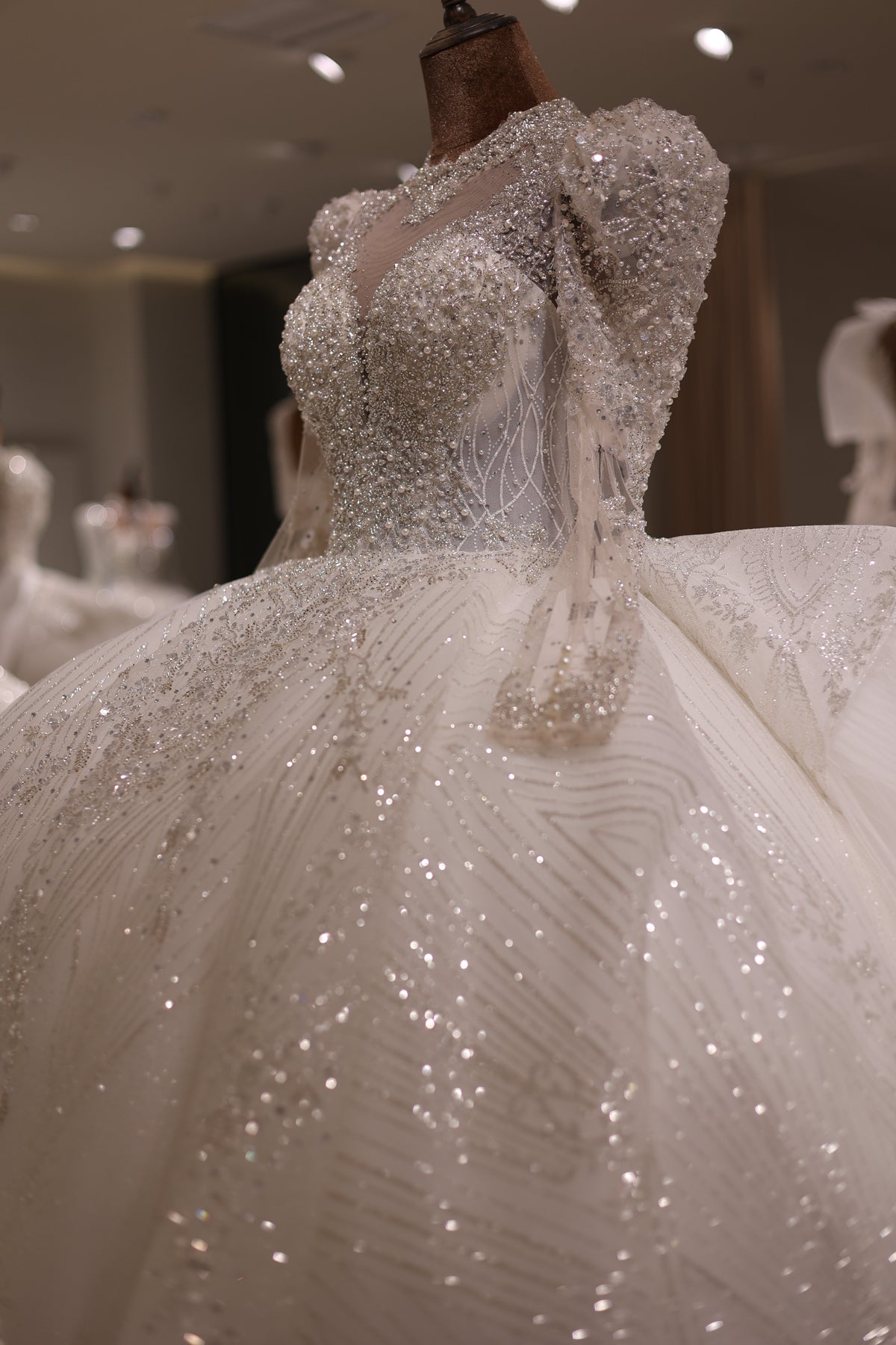 Luxury Pearls Long Sleeves Wedding Dress Ball Gown RS011