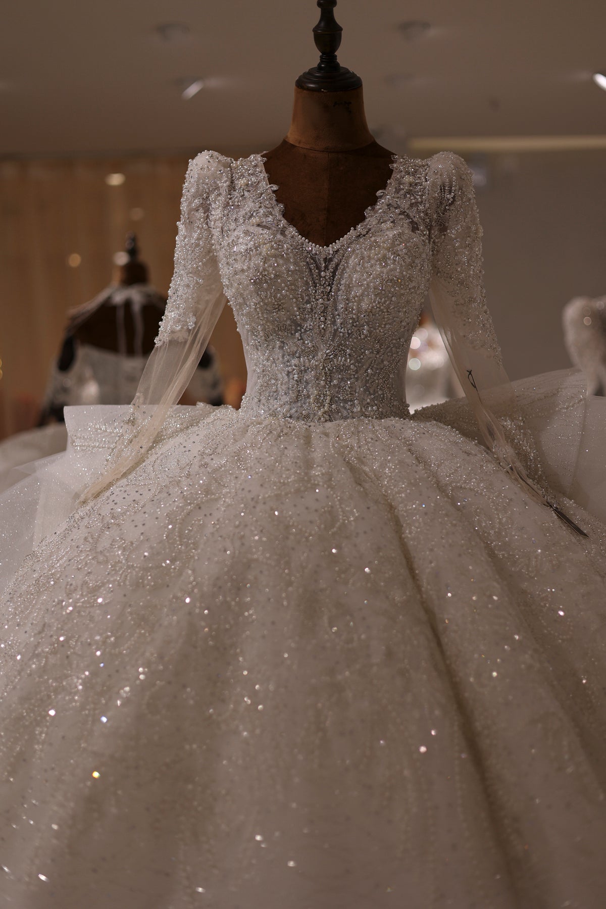 Luxury Ball Gown Crystal Long Sleeves Wedding dress RS012