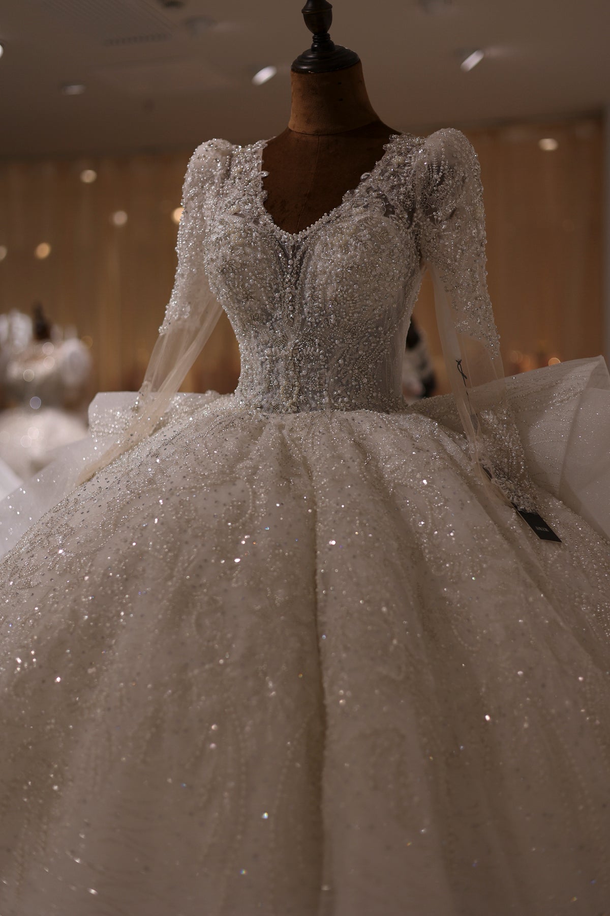 Luxury Ball Gown Crystal Long Sleeves Wedding dress RS012