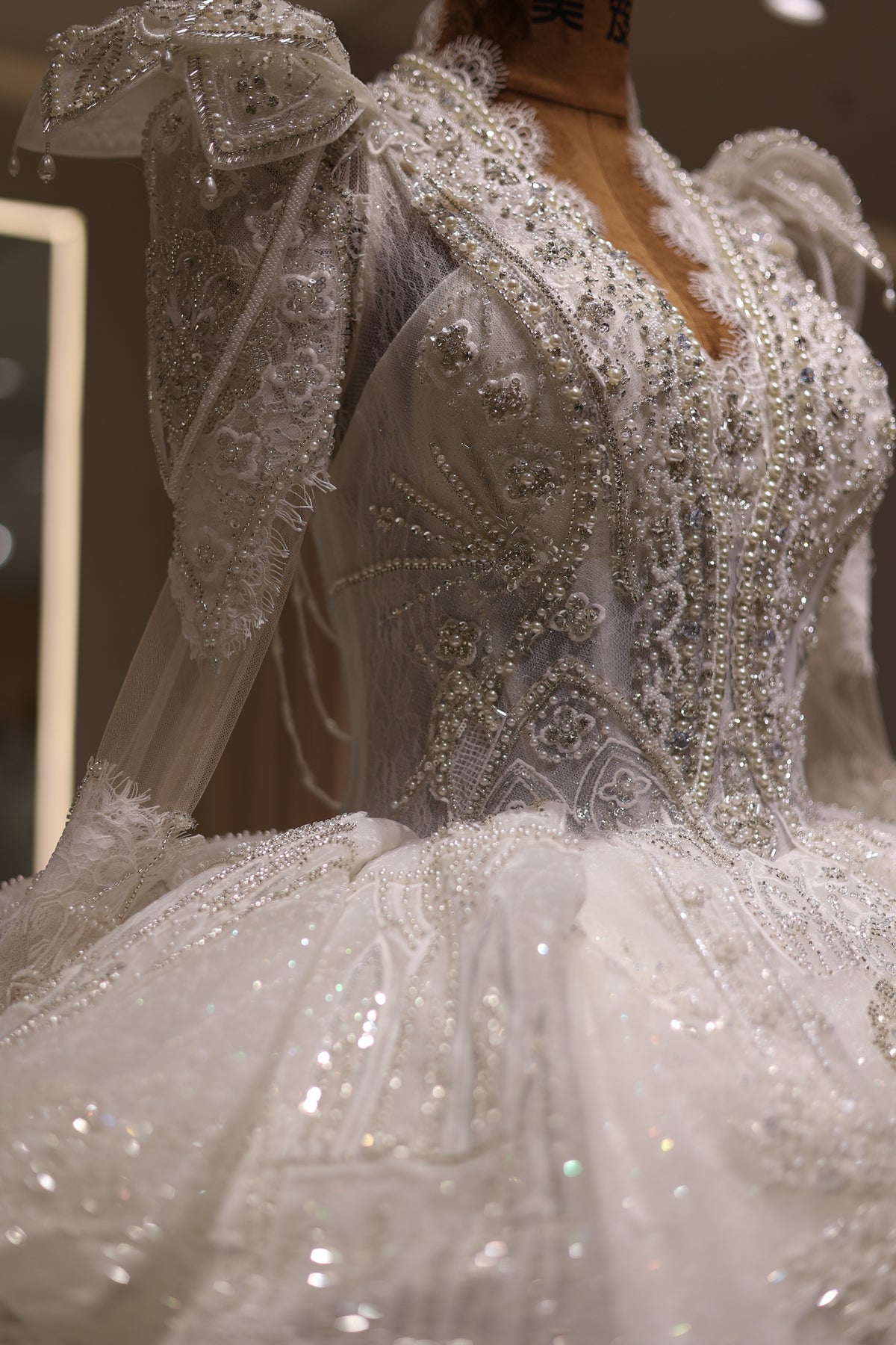 Luxury V-Neck Long Sleeves Wedding Dress RS014