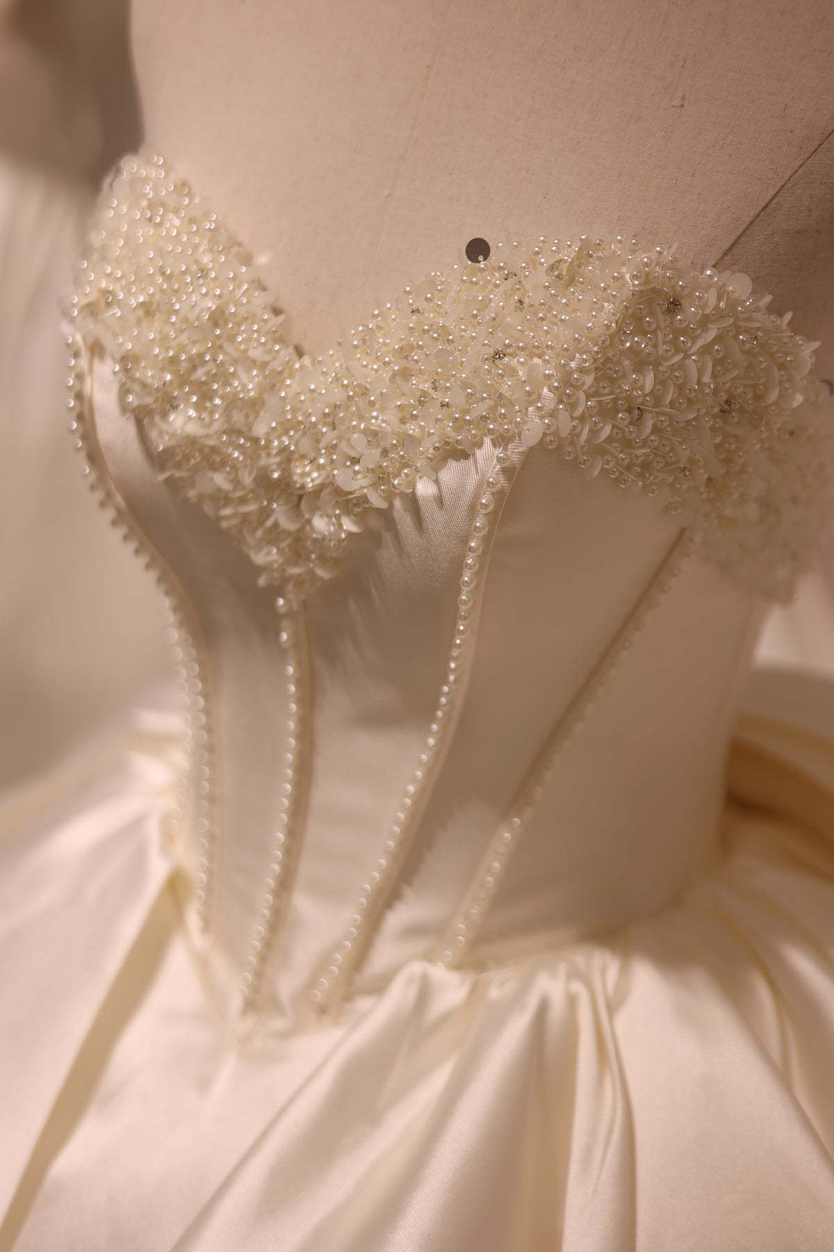 Luxury Off White Satin Pearls Ball Gown Wedding Dress RS016