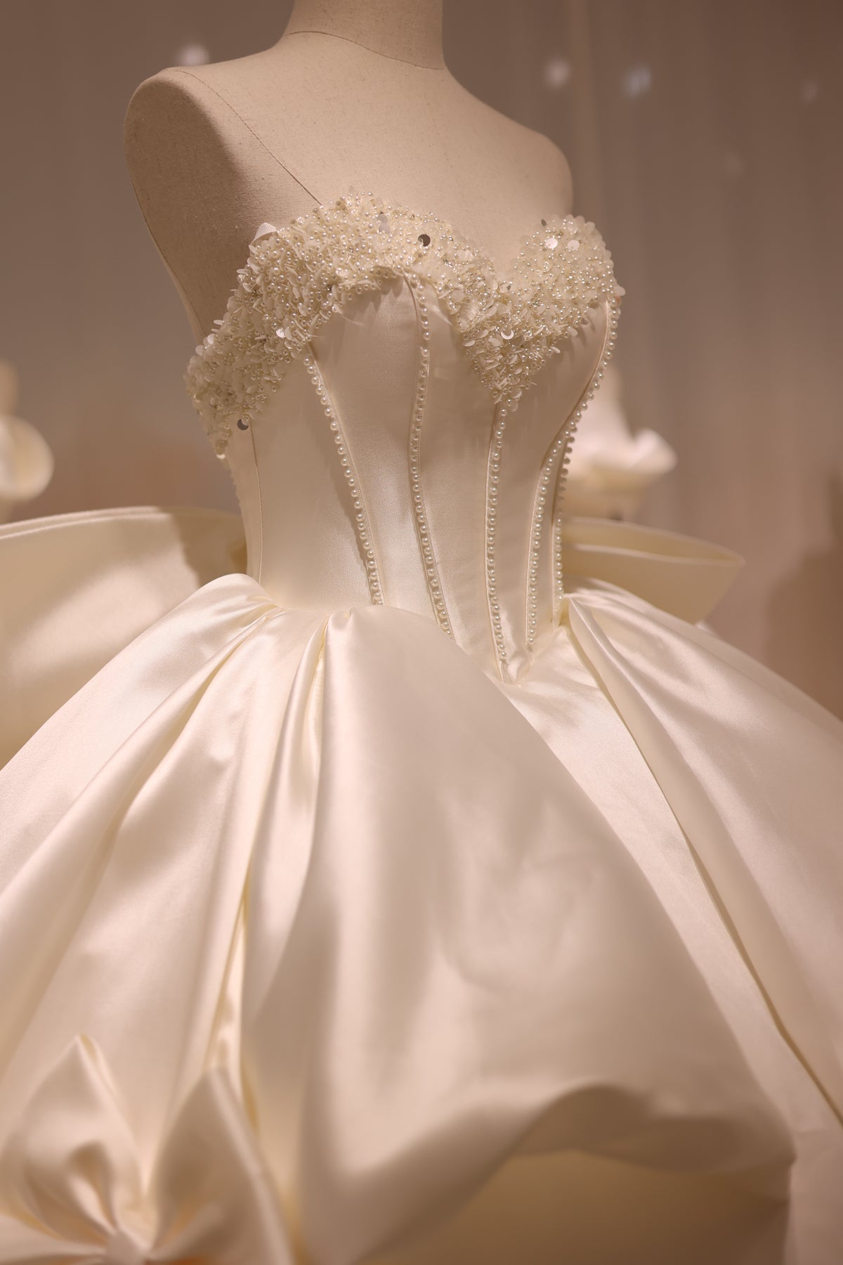 Luxury Off White Satin Pearls Ball Gown Wedding Dress RS016