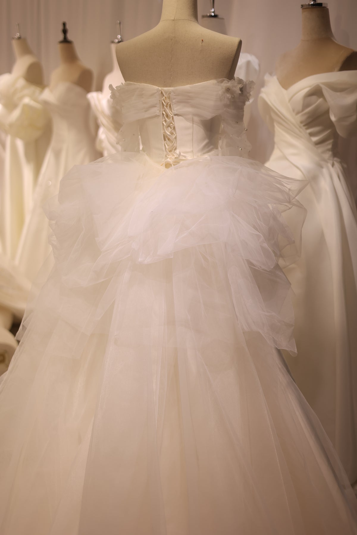 Exquisite 3D Floral Satin Wedding Dress Long Sleeve RS018