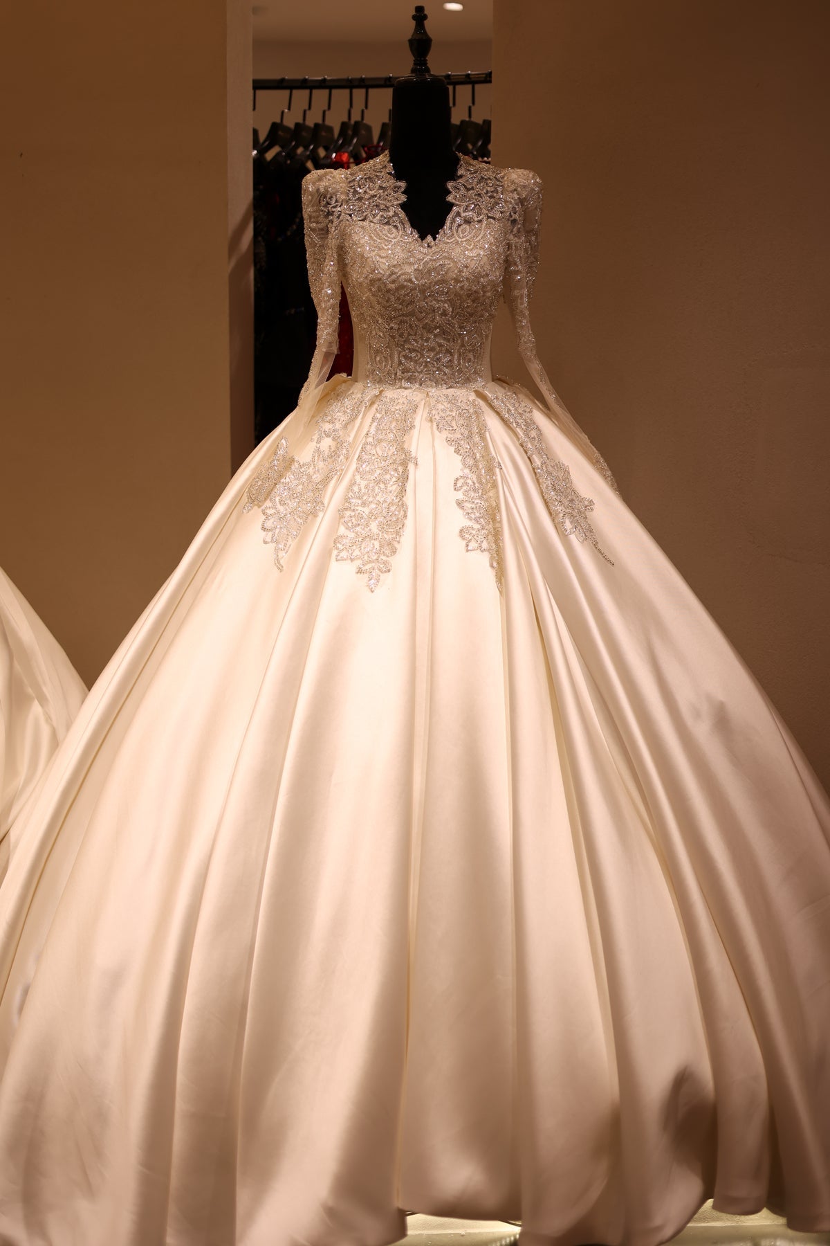 Luxury Crystal Satin Long Sleeve Ball Gown Wedding Dress RS028