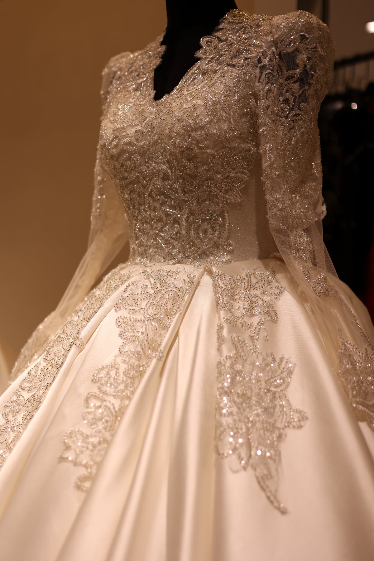 Luxury Crystal Satin Long Sleeve Ball Gown Wedding Dress RS028