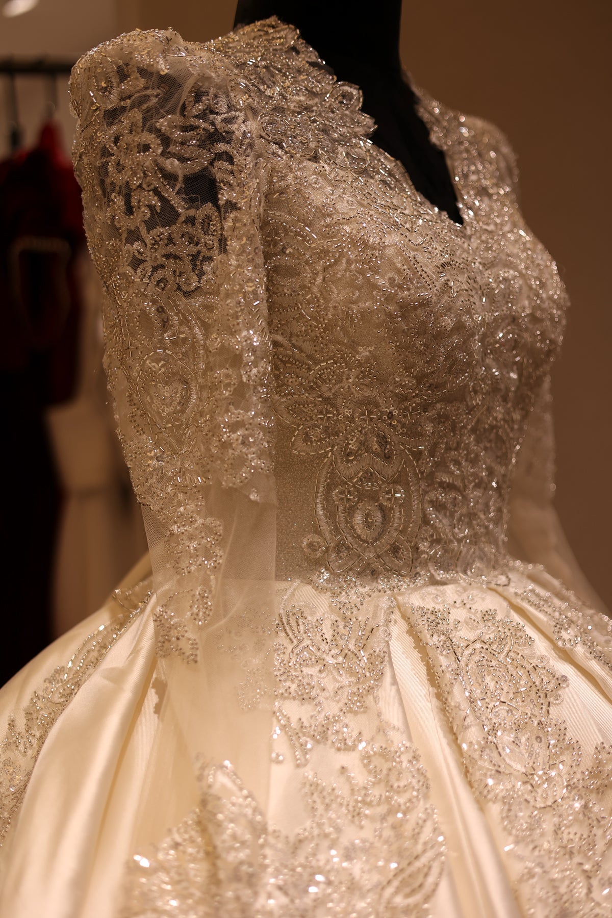 Luxury Crystal Satin Long Sleeve Ball Gown Wedding Dress RS028