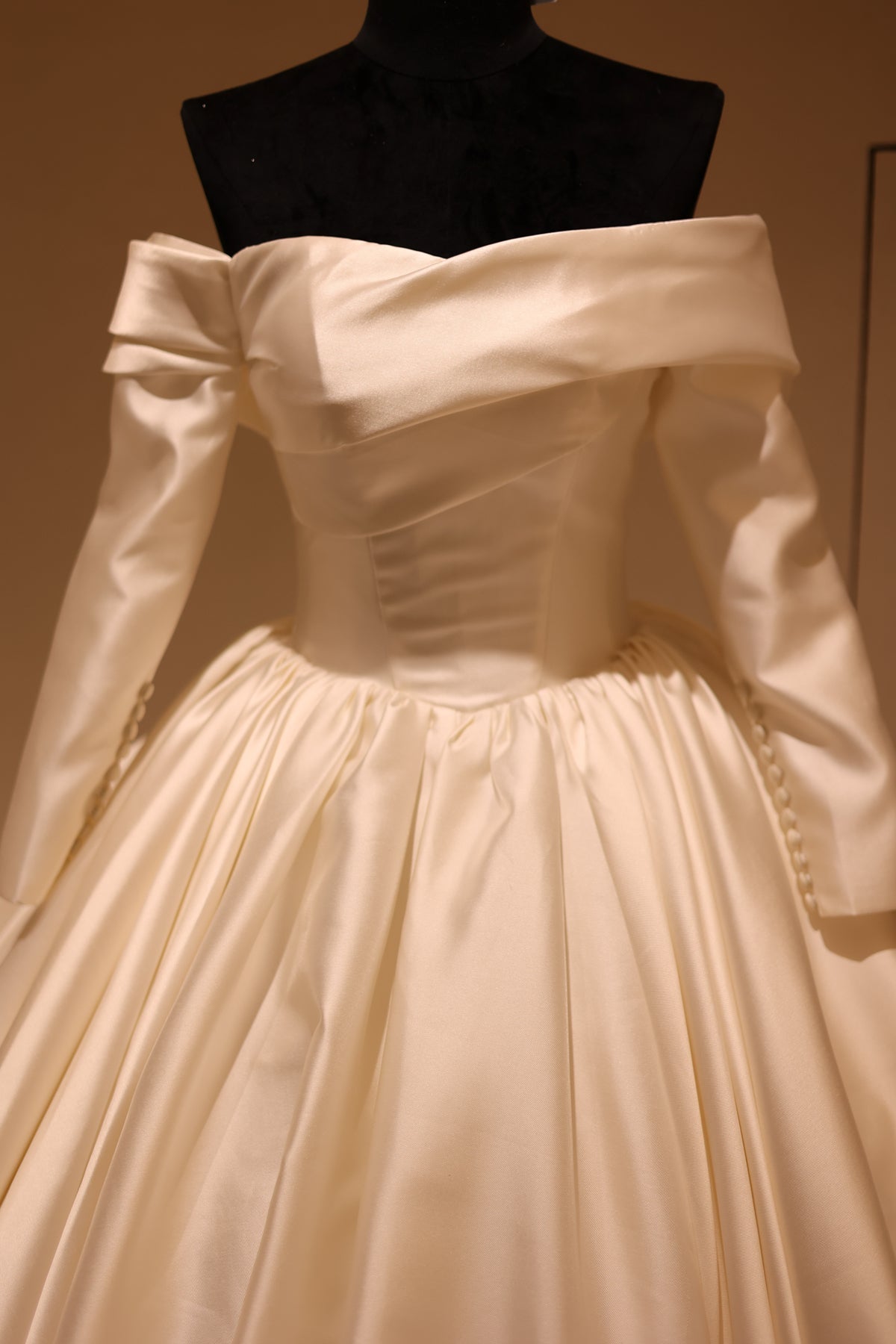 Luxury  Off-Shoulder Long Sleeve Ball Gown Wedding Dress RS031