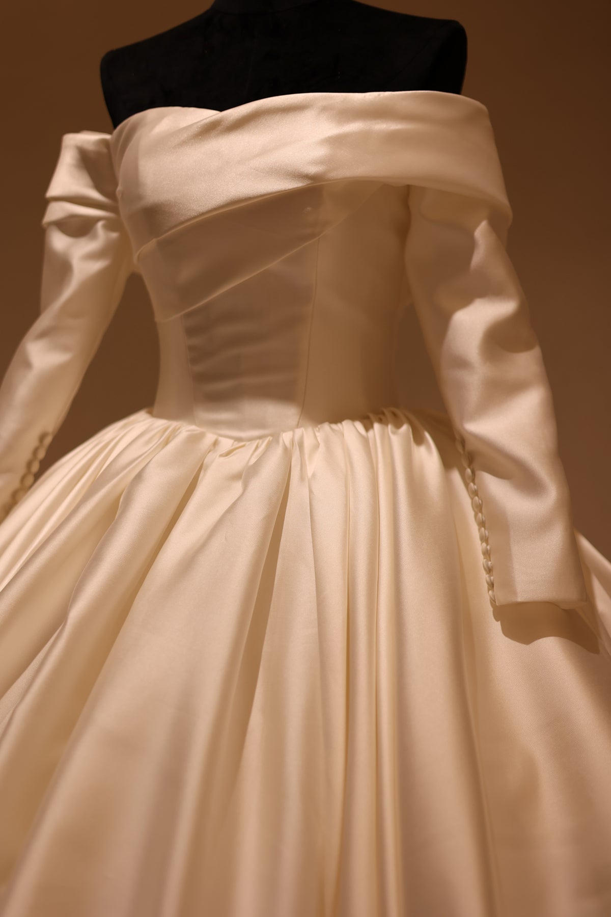 Luxury  Off-Shoulder Long Sleeve Ball Gown Wedding Dress RS031