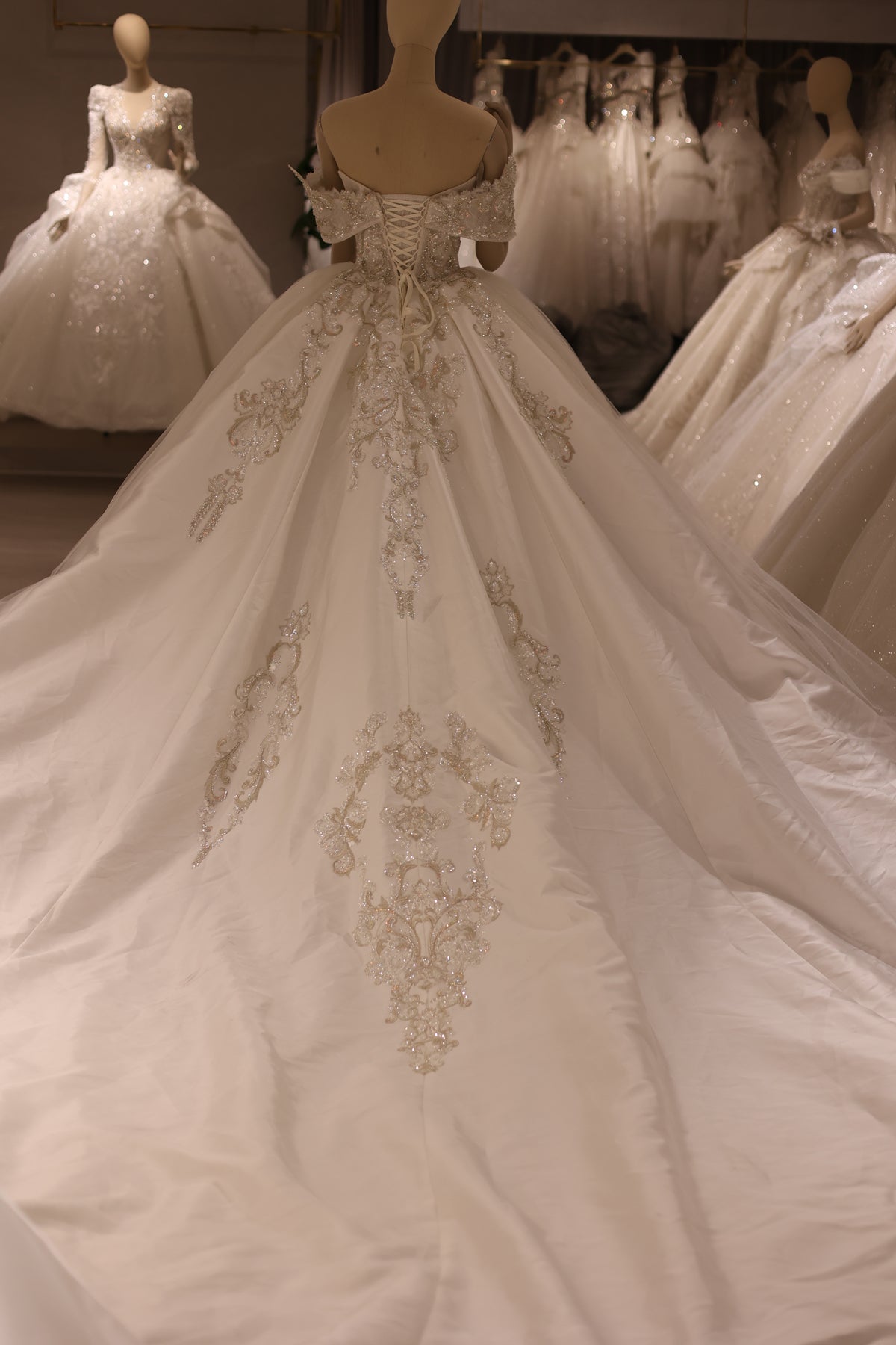 Luxury Off-Shoulder Ivory Satin Ball Gown Wedding Dress RS037