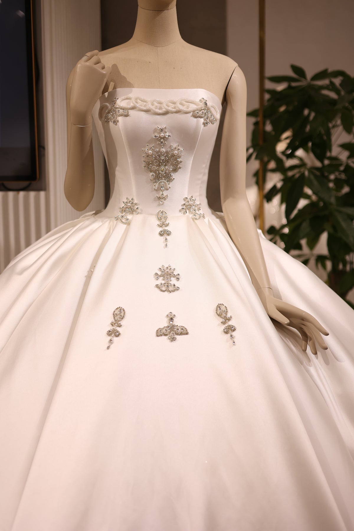 Simple Strapless Off-White Ball Gown Wedding Dress RS038