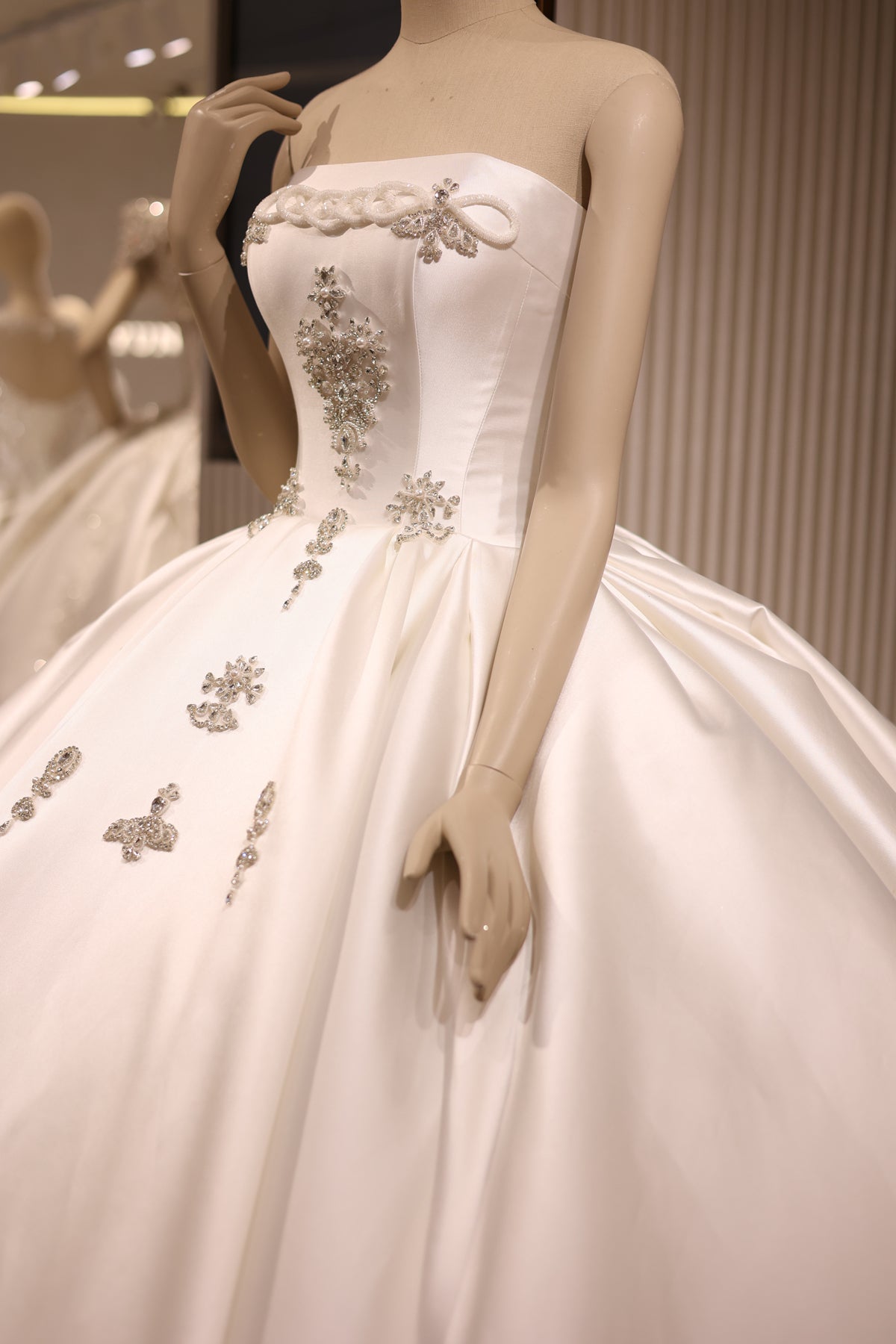 Simple Strapless Off-White Ball Gown Wedding Dress RS038