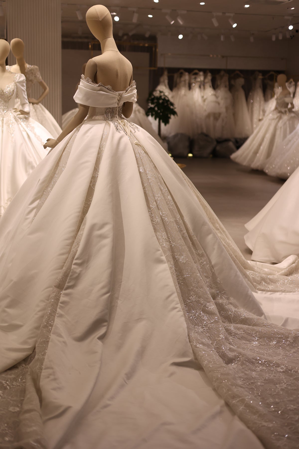 Glamorous Off-Shoulder White Ball Gown Wedding Dress RS040