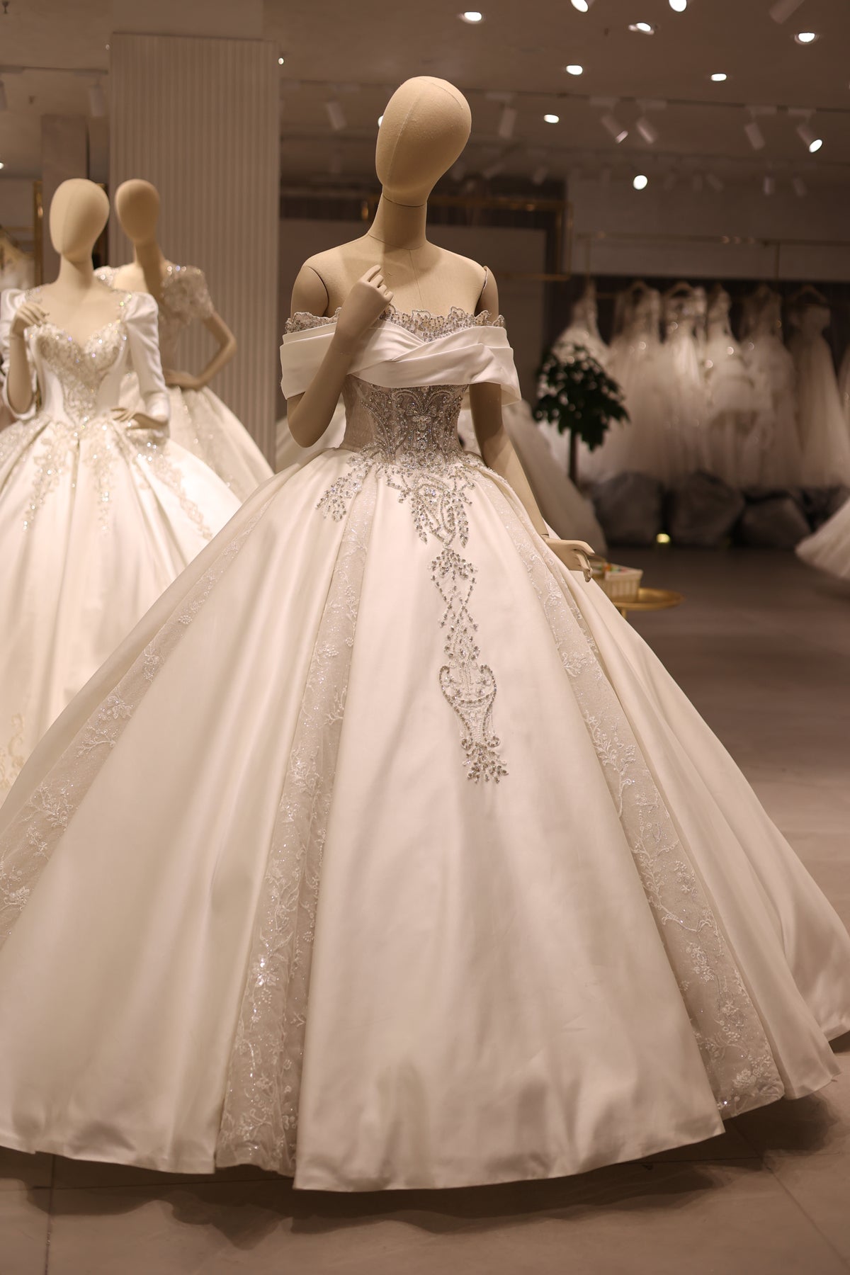 Glamorous Off-Shoulder White Ball Gown Wedding Dress RS040
