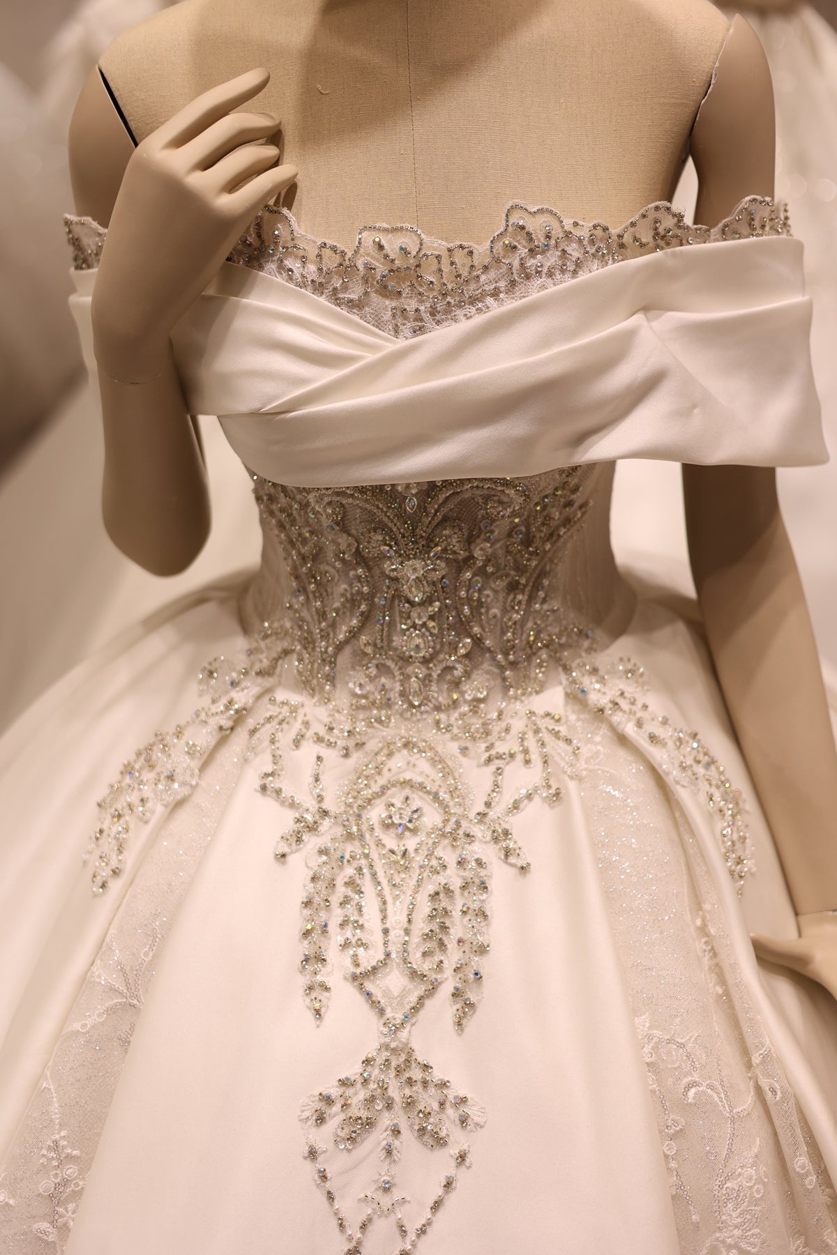 Glamorous Off-Shoulder White Ball Gown Wedding Dress RS040