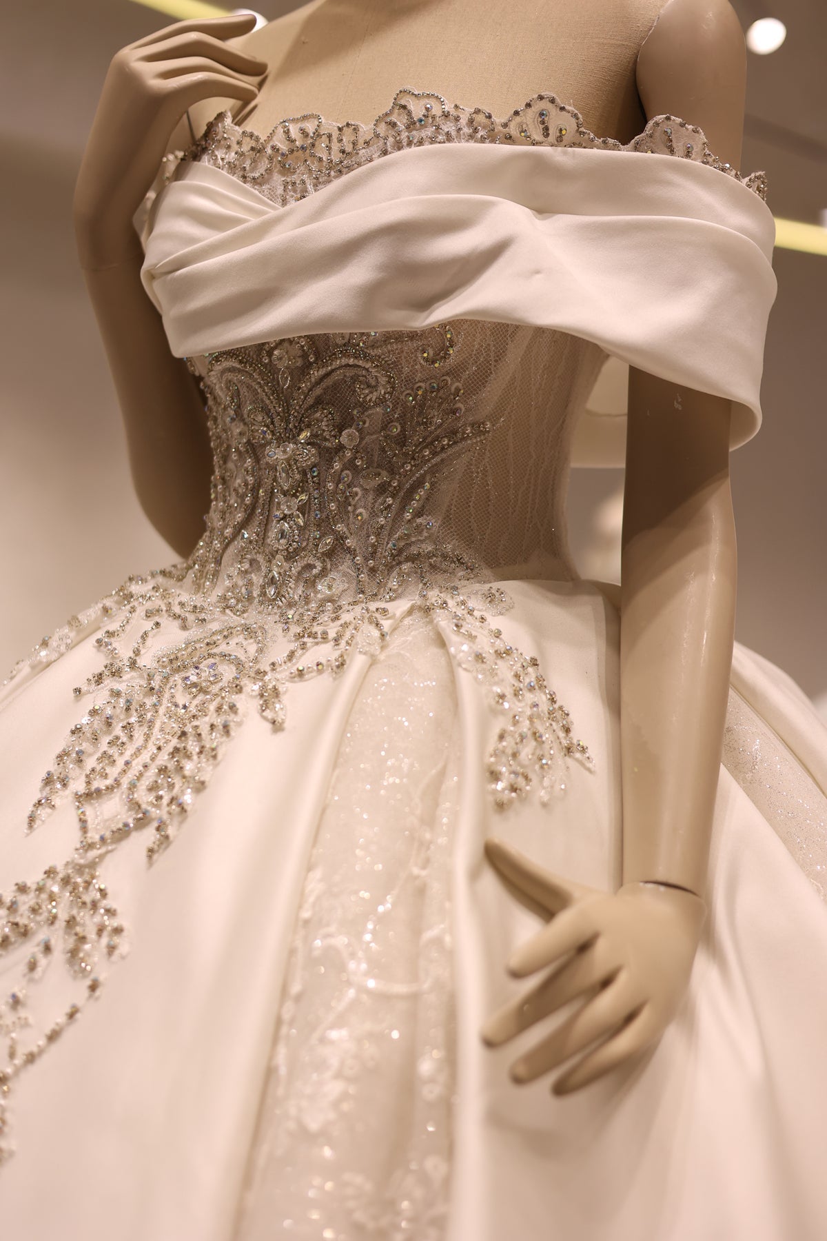 Glamorous Off-Shoulder White Ball Gown Wedding Dress RS040