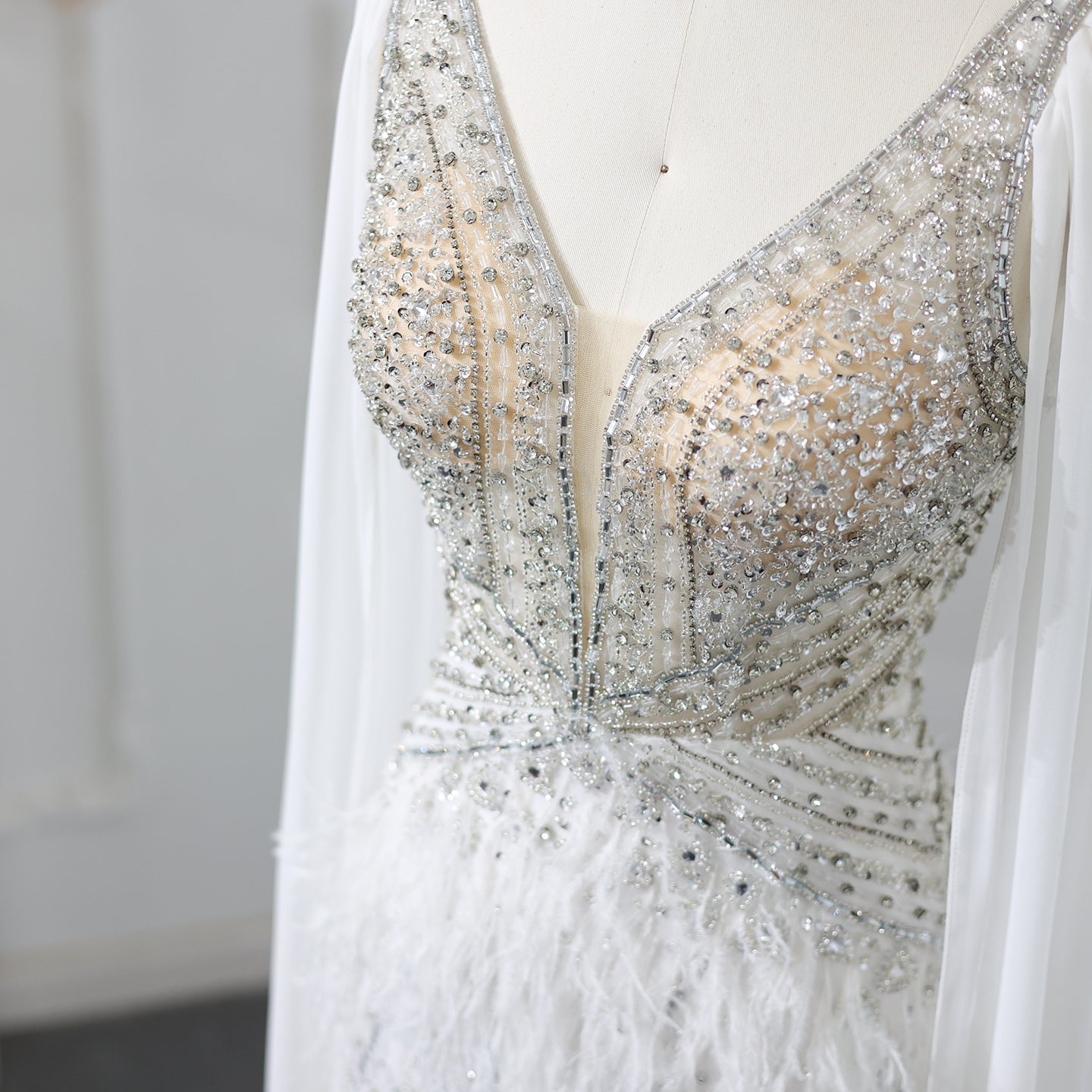 Luxury Feathers Blue Evening Dress with Cape Sleeves SS027