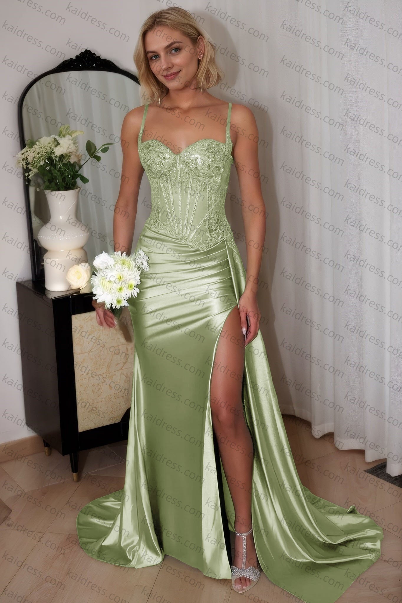 Sheath/Column Silk Spaghetti Straps Green Appliqued Sleeveless Prom Dresses With Split