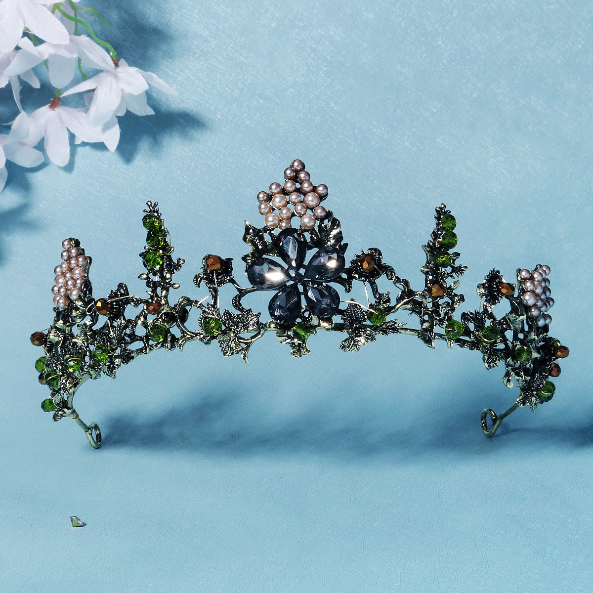 Versatile Pearl Noble Crown
