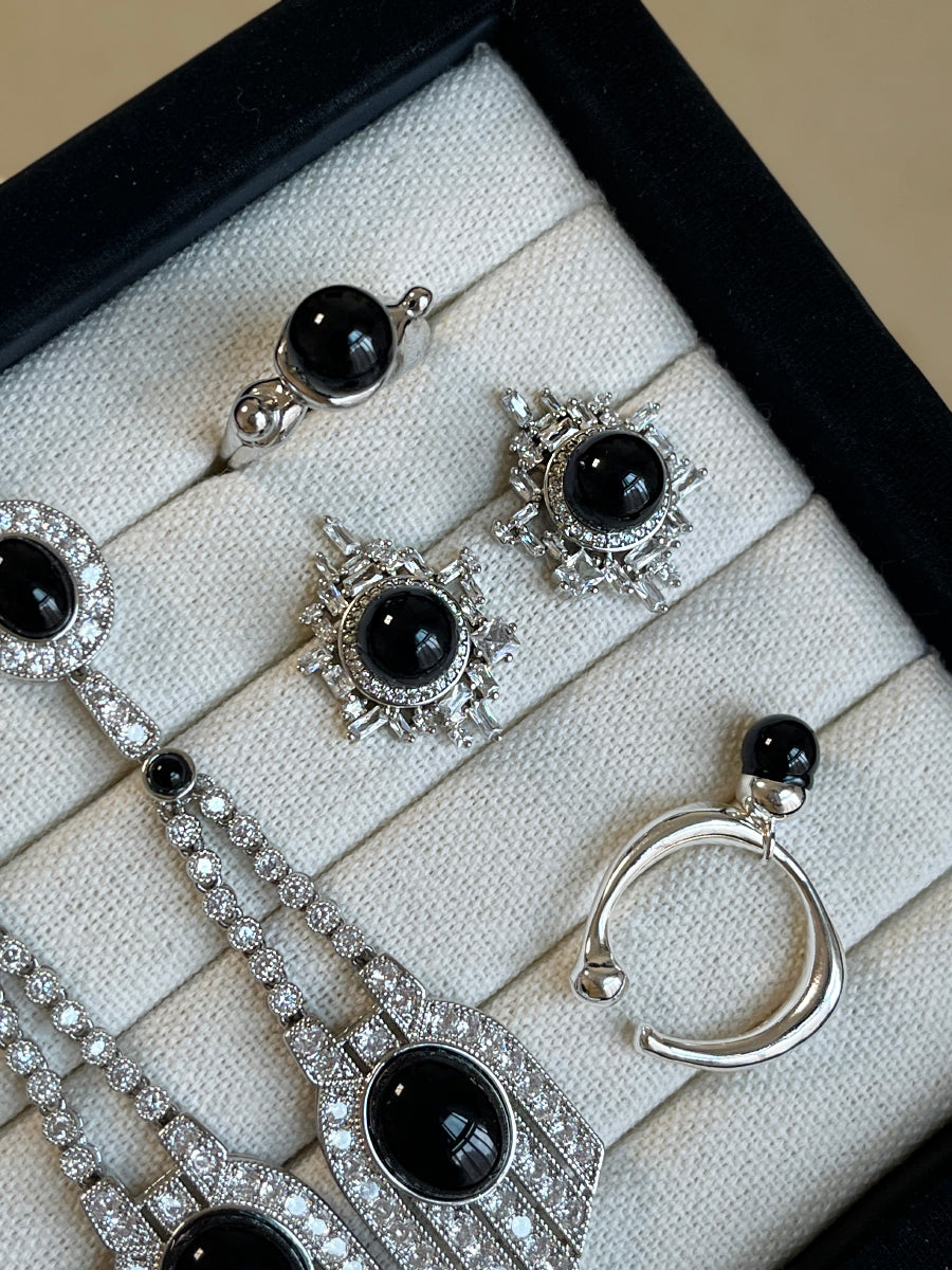 Vintage Onyx Elegance Jewelry Set