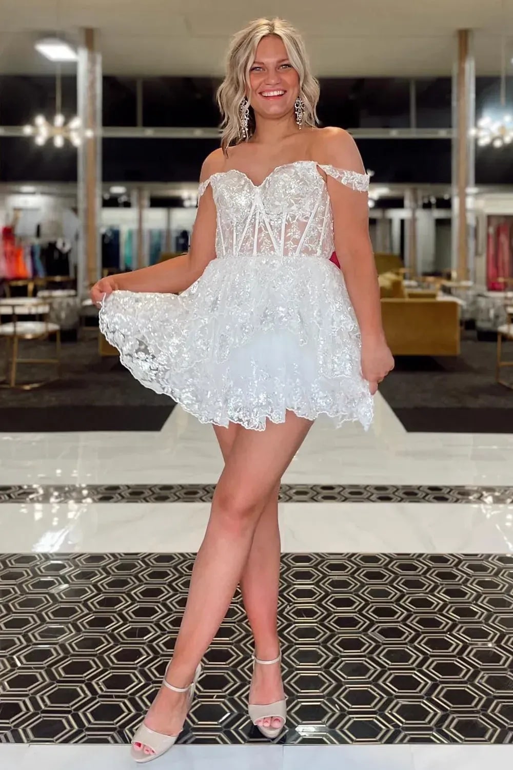 A-line Off-the-Shoulder Short/Mini Tulle Homecoming Dress