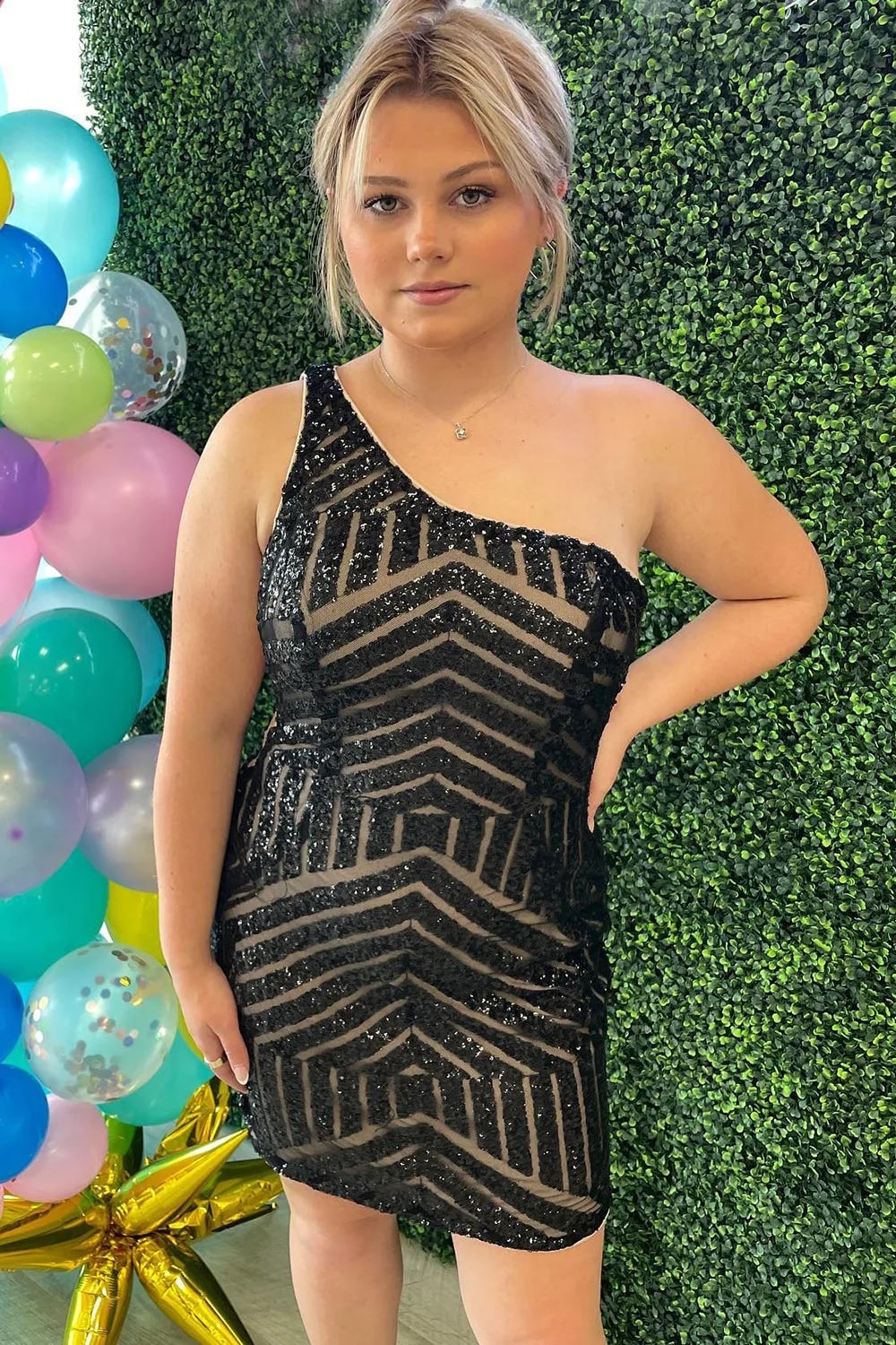 Fuchsia Sequins Dresses V-Neck Tight Homecoming Dress