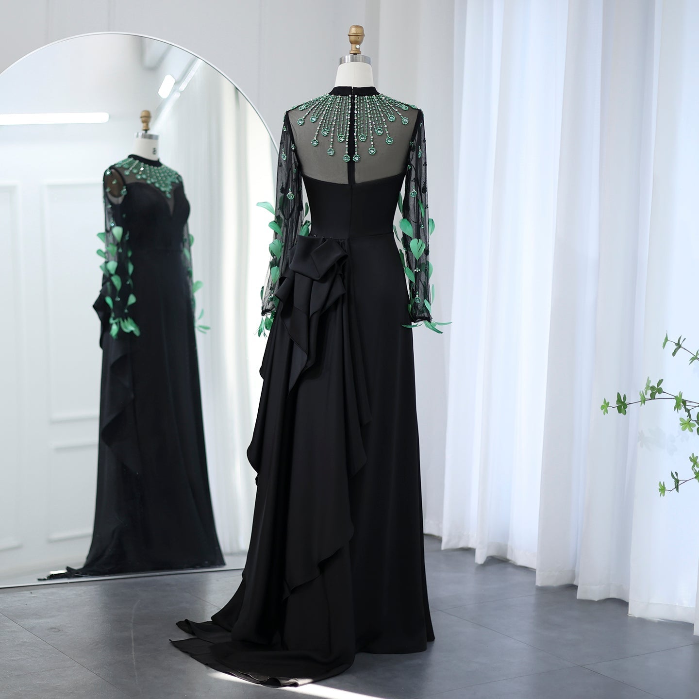 Luxury Feathers Black Long Sleeves Evening Dress SS457