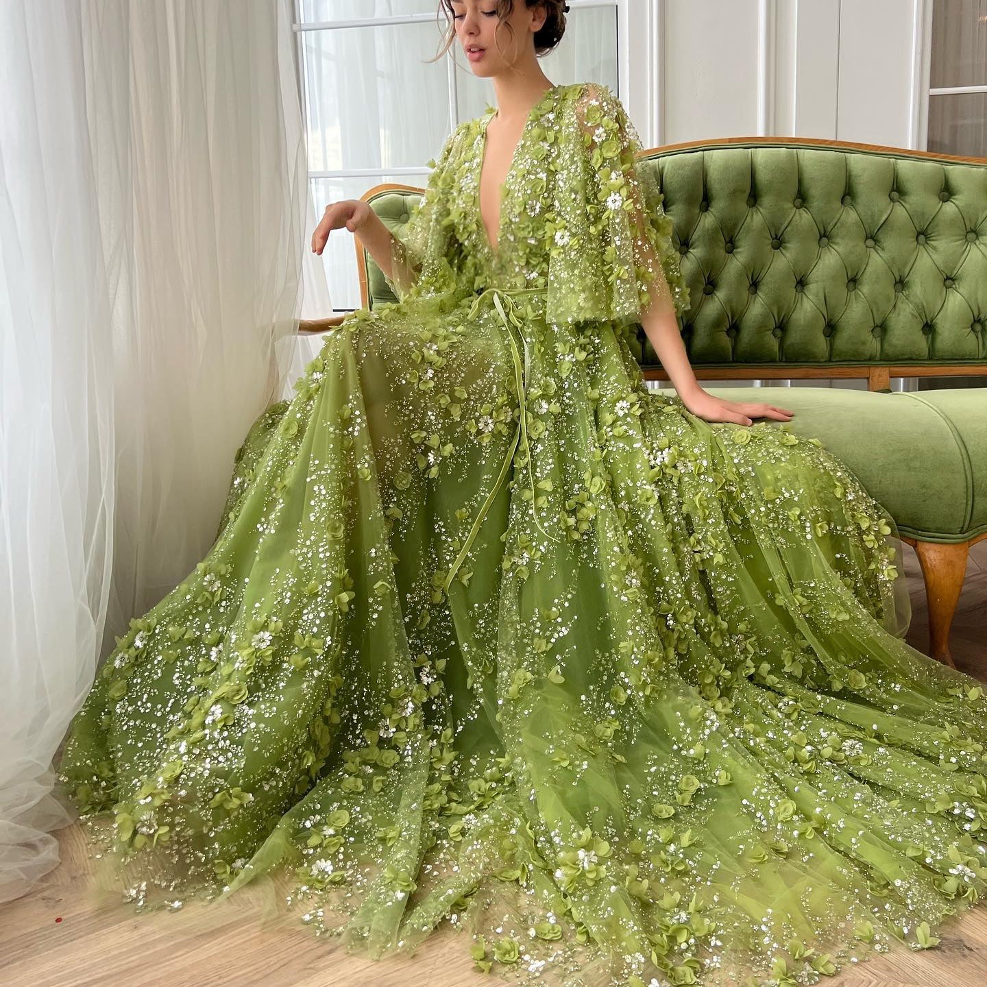 Sexy V-neck Green 3D Embroidered Flowers Evening Dress SS354